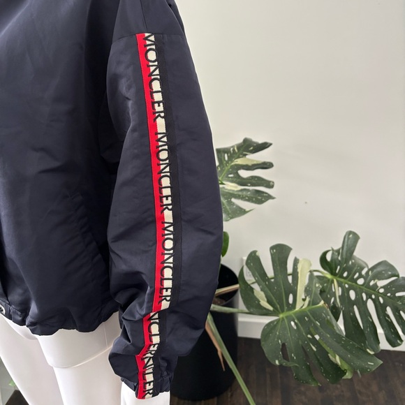 Moncler Jacket Crop Zirconite Hooded Jacket Navy Windbreaker Sz 5 100% Authentic - Picture 8 of 16